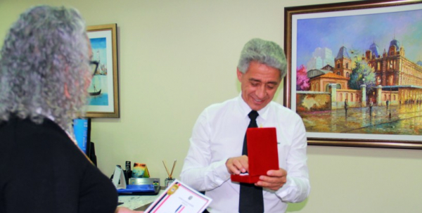 Corregedor recebe medalha “Delegado Mauro Santos”, da Polícia Civil